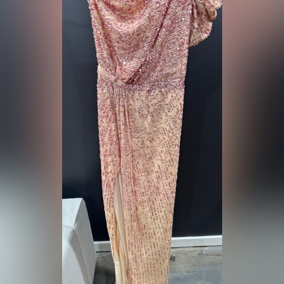 MAC DUGGAL
Pink Embellished Puff One Shoulder Gown 5622 Apricot - Picture 8 of 9